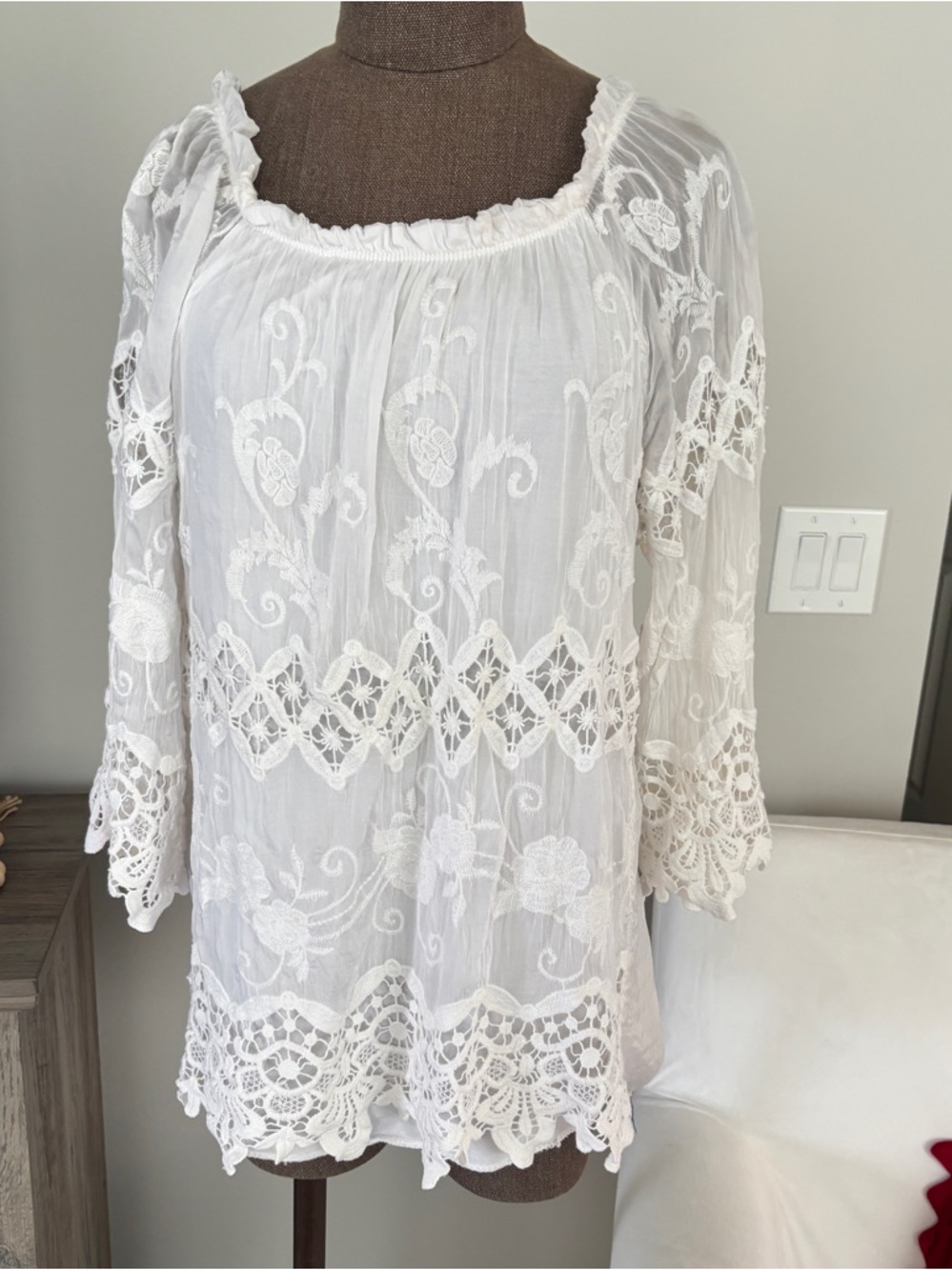 Tempo Paris White Lace Tunic Blouse